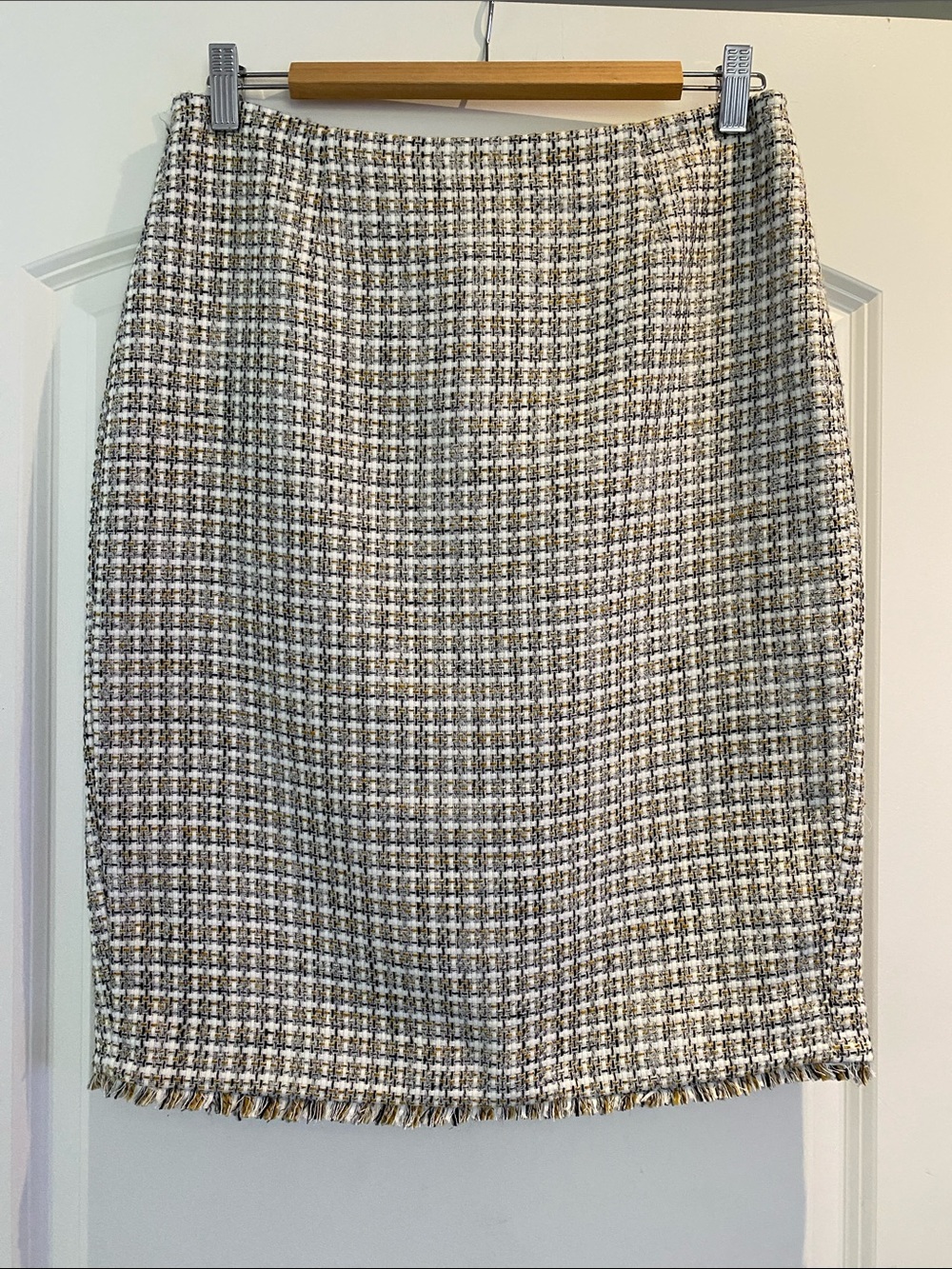 Textured Tweed Pencil Skirt in Cream and Black